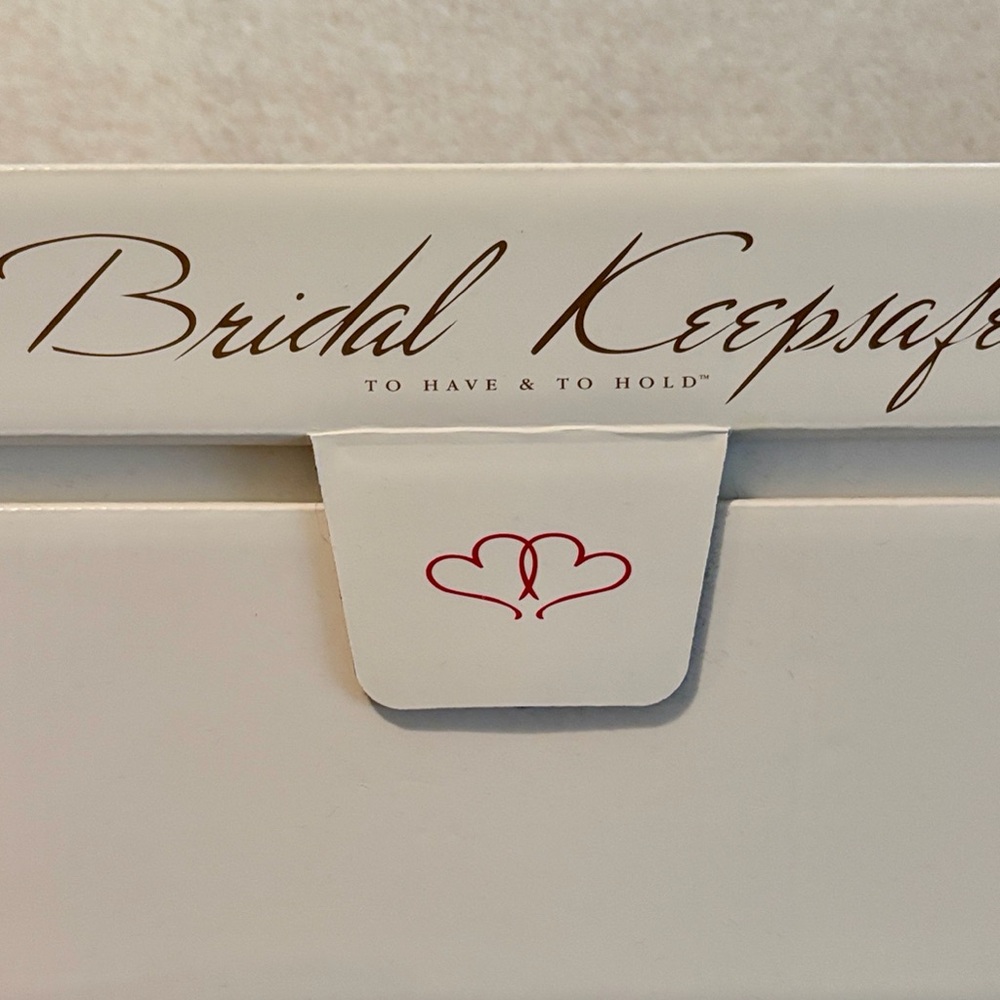 Bridal Keepsafe Box - Picture 9 of 10